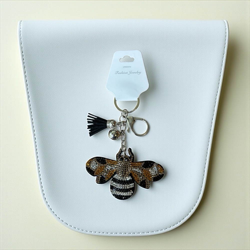 Fashion Jewelry Sparkling Bee Keychain with Rhinestones